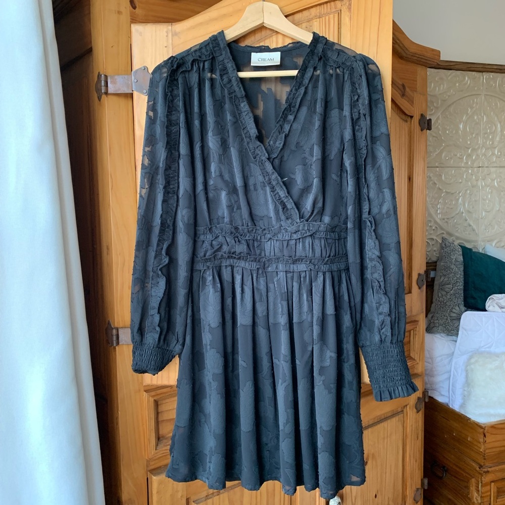 Cream Elegant Black Long Sleeve Dress